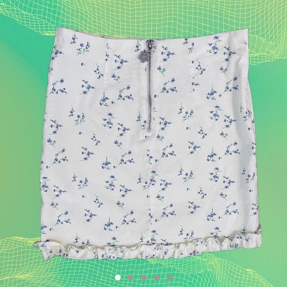 Floral mini skirt with frilly hem